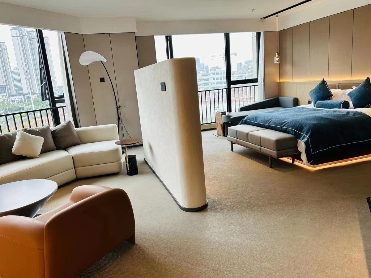 豪华行政大床房